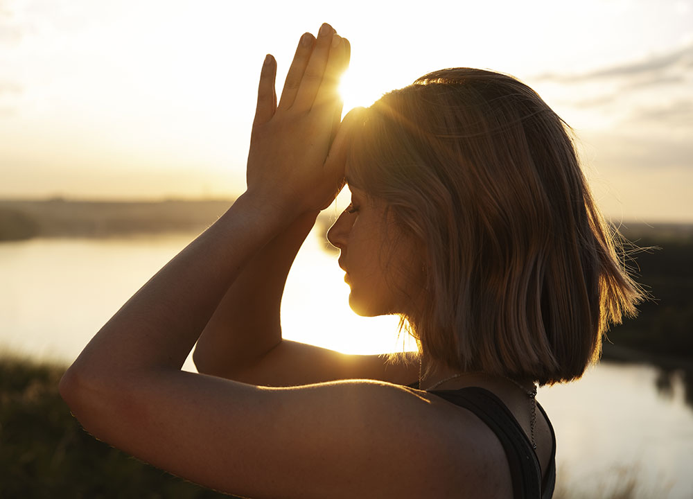 retiros de crecimiento personal con yoga y actividades en la naturaleza